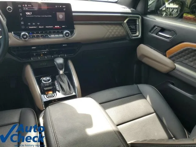 2024 GMC Canyon Denali photo 15