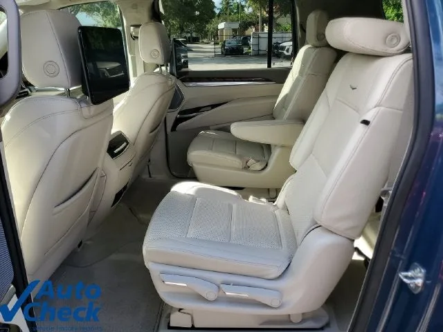 2025 Cadillac Escalade ESV Sport Platinum photo 14
