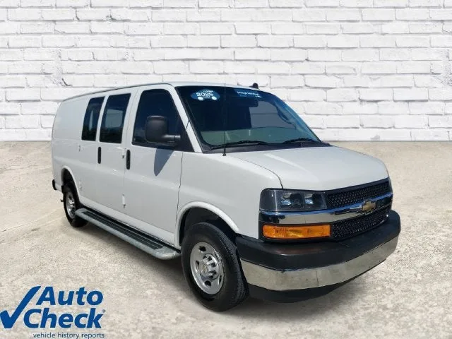 2025 Chevrolet Express Cargo WT photo 5