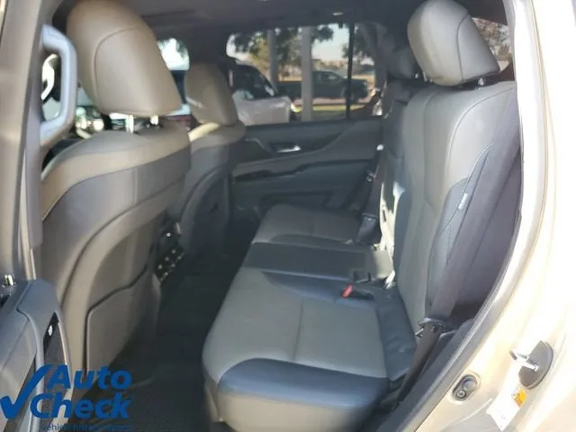 2025 Lexus LX 700h Overtrail photo 14