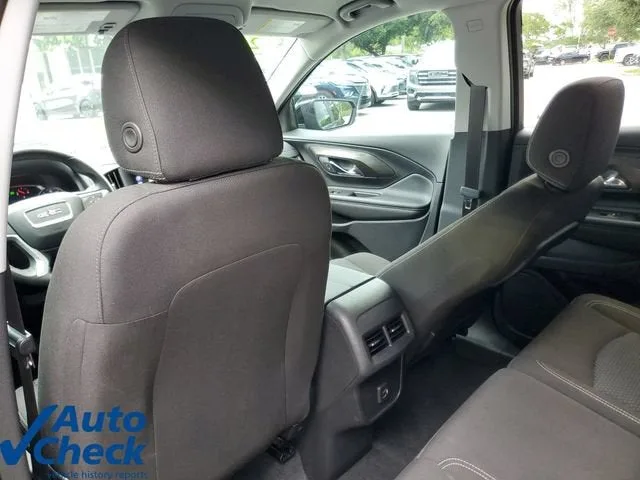 2023 GMC Terrain SLE photo 11