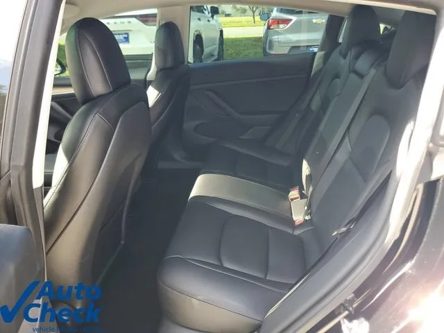 2022 Tesla Model 3 Long Range photo 10