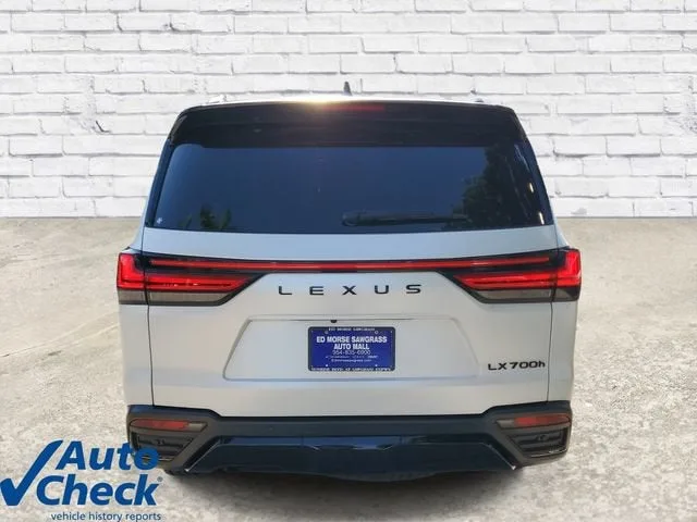 2025 Lexus LX 700h Overtrail photo 3