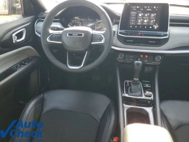 2025 Jeep Compass Latitude 4x4 photo 15