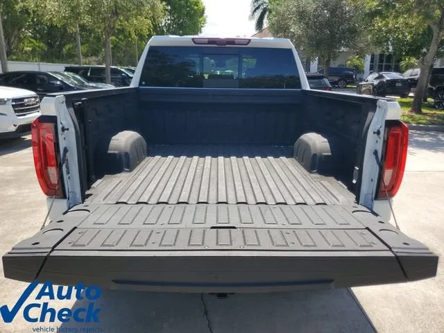 2024 GMC Sierra 1500 AT4 photo 11