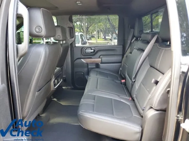 2022 Chevrolet Silverado 2500 HD High Country photo 11