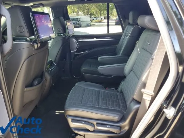 2025 Cadillac Escalade Sport Platinum photo 13