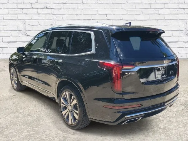 2022 Cadillac XT6 Premium Luxury photo 2