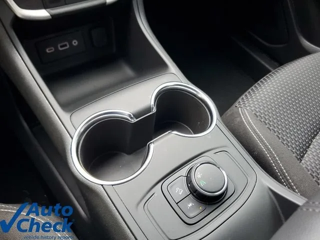 2023 GMC Terrain SLE photo 24