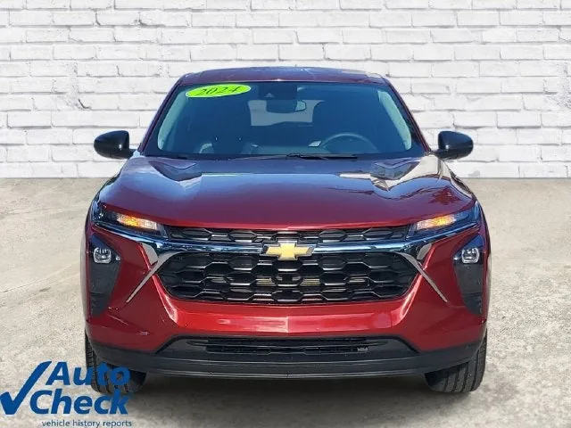 2024 Chevrolet Trax LS photo 6