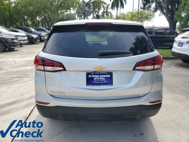 2022 Chevrolet Equinox LS photo 3