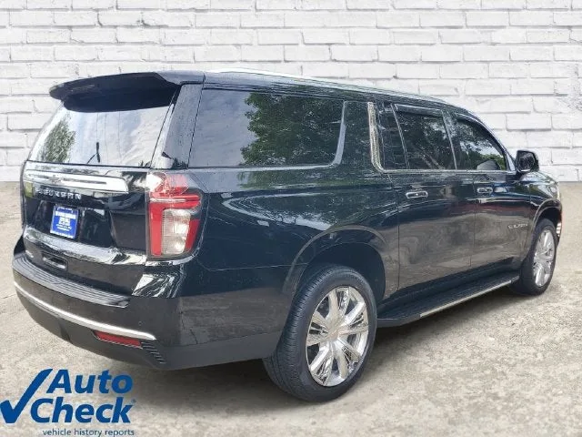 2023 Chevrolet Suburban High Country photo 4