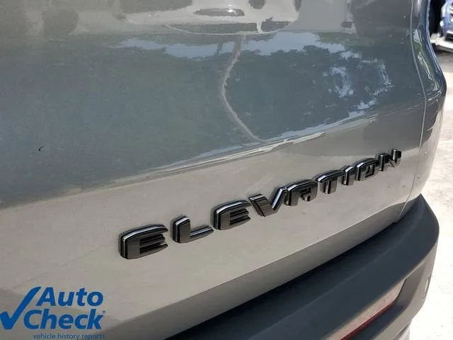 2024 GMC Acadia Elevation photo 9