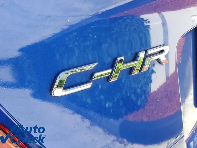 2019 Toyota C-HR XLE photo 9