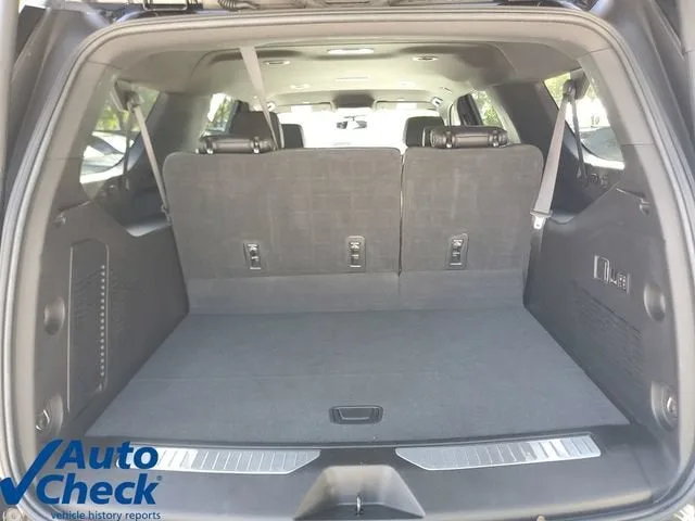 2023 Chevrolet Suburban RST photo 10