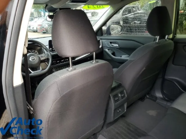 2024 Nissan Rogue SV FWD photo 13