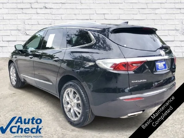 2022 Buick Enclave Essence photo 2
