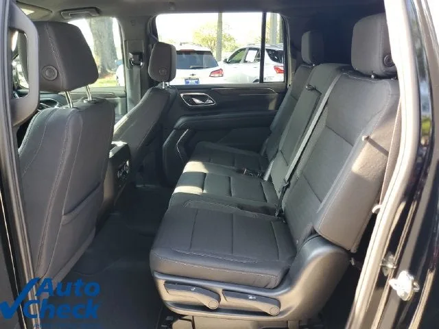 2024 Chevrolet Suburban LS photo 11