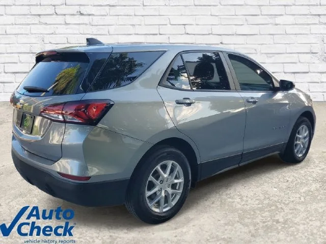 2024 Chevrolet Equinox LS photo 4