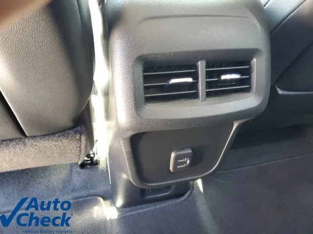 2023 GMC Terrain SLT photo 15