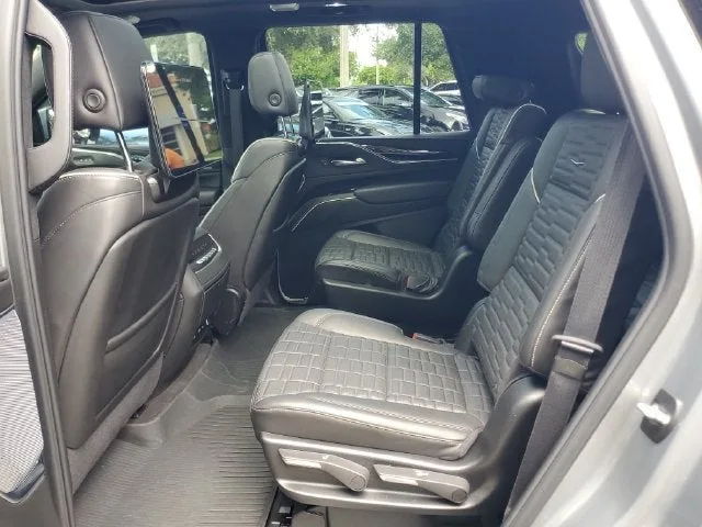 2024 Cadillac Escalade V-Series photo 14