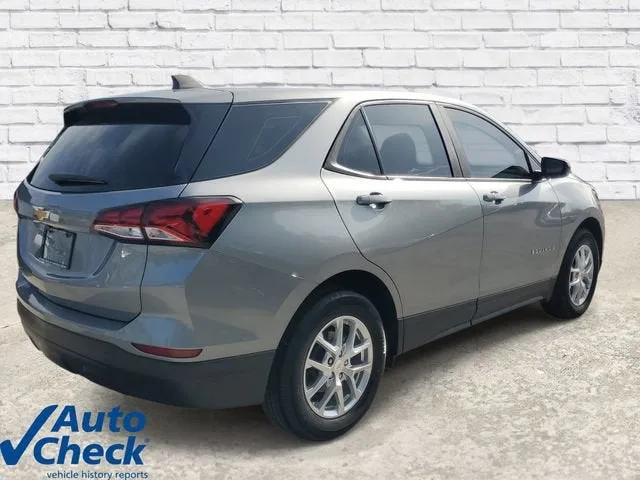 2024 Chevrolet Equinox LS photo 4