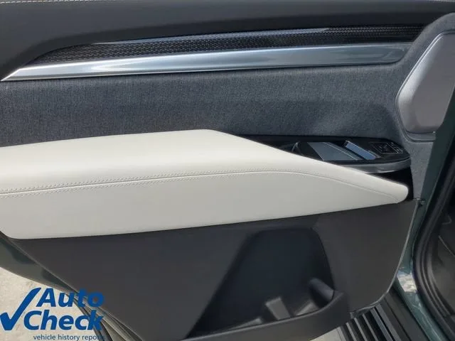 2026 Cadillac Escalade V-Series photo 16