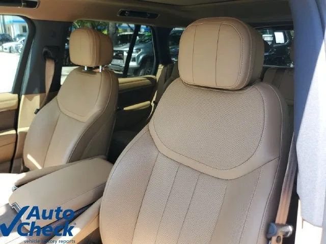 2025 Land Rover Range Rover P530 SE photo 19