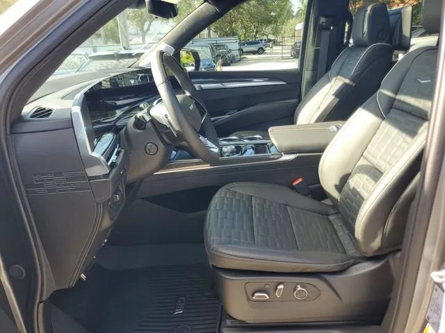 2026 Cadillac Escalade V-Series photo 16