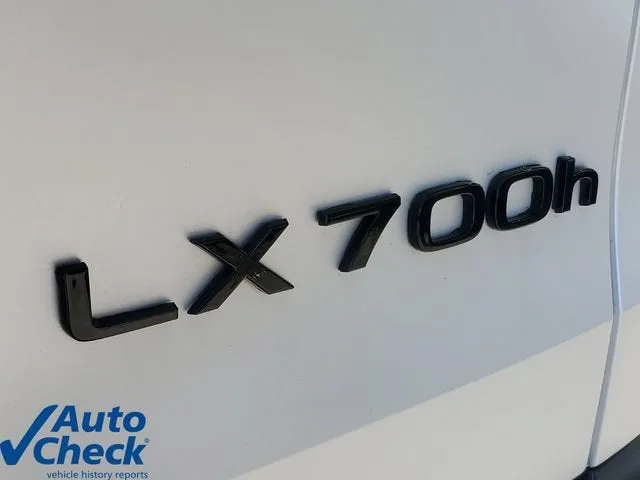 2025 Lexus LX 700h Overtrail photo 9
