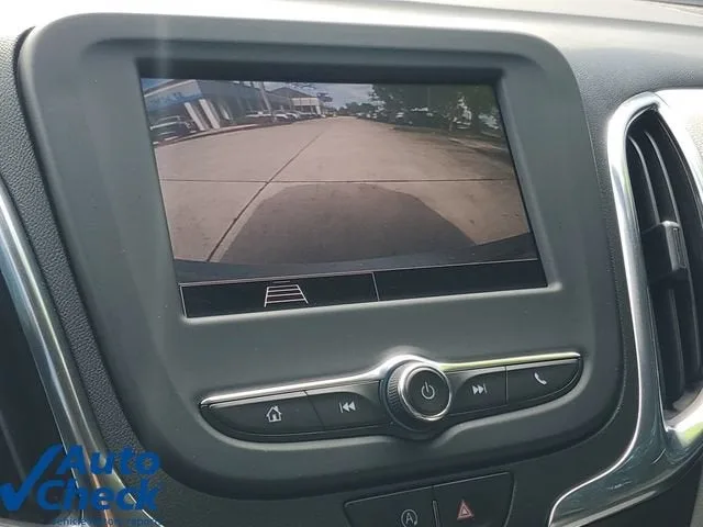 2022 Chevrolet Equinox LS photo 24