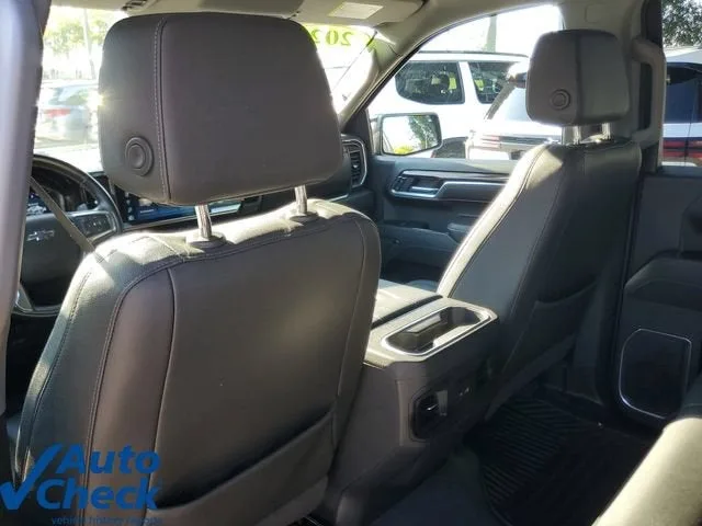 2022 Chevrolet Silverado 1500 RST photo 12