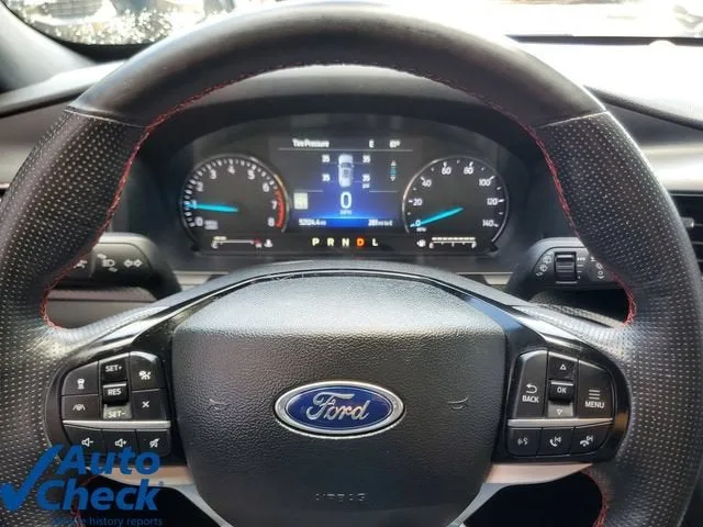 2022 Ford Explorer ST-Line photo 21