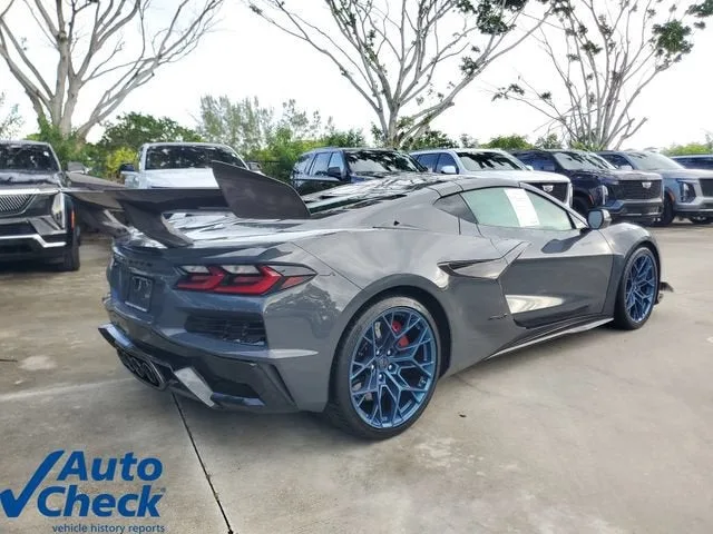 2027 Chevrolet Corvette ZR1 1LZ photo 5