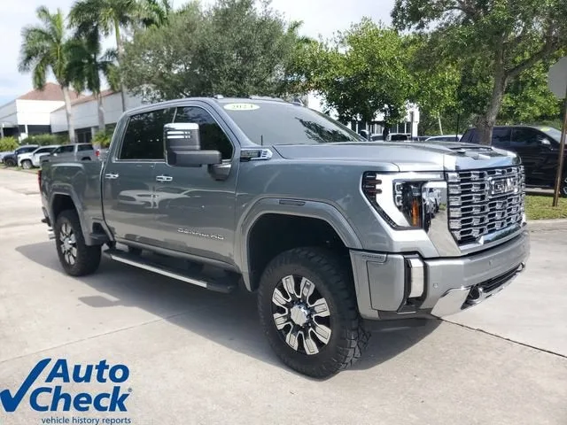 2024 GMC Sierra 2500 HD Denali photo 5