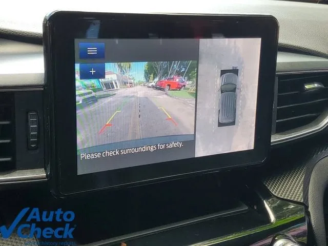 2022 Ford Explorer ST-Line photo 26