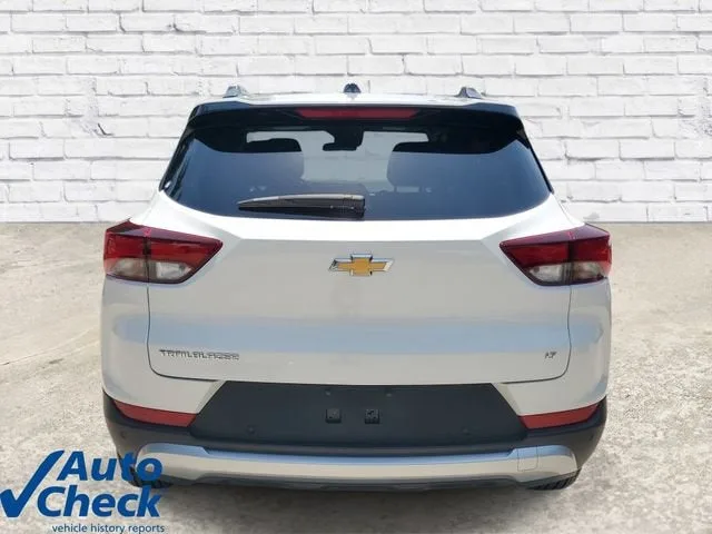 2025 Chevrolet Trailblazer LT photo 3