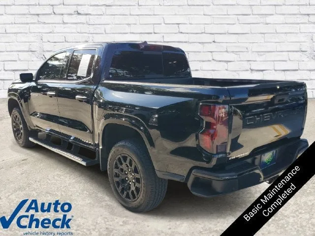 2026 Chevrolet Colorado WT photo 2