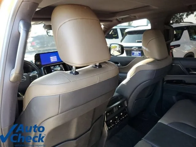 2025 Lexus LX 700h Overtrail photo 15