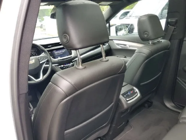2024 Cadillac XT6 Luxury photo 14