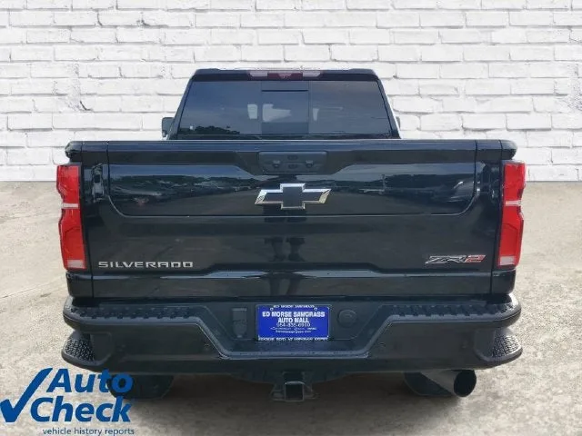 2024 Chevrolet Silverado 2500 HD ZR2 photo 3