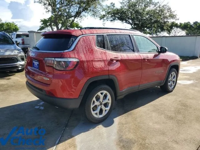 2025 Jeep Compass Latitude 4x4 photo 4