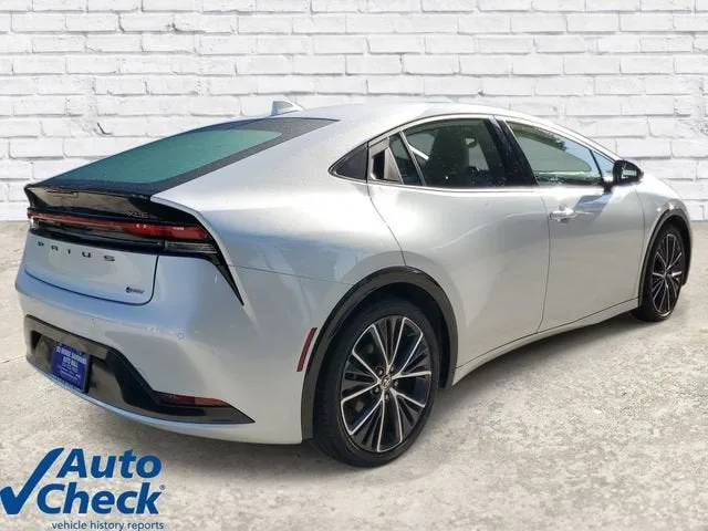 2023 Toyota Prius XLE photo 4