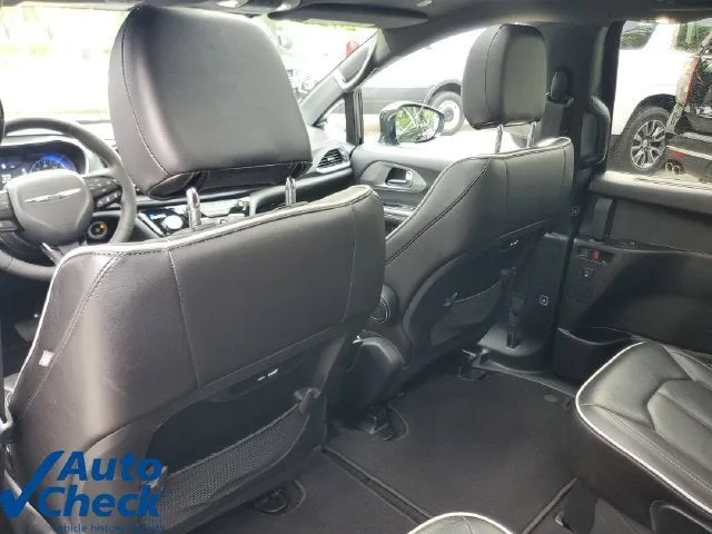 2026 Chrysler Pacifica Limited photo 14