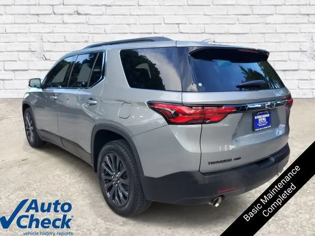 2023 Chevrolet Traverse RS photo 2