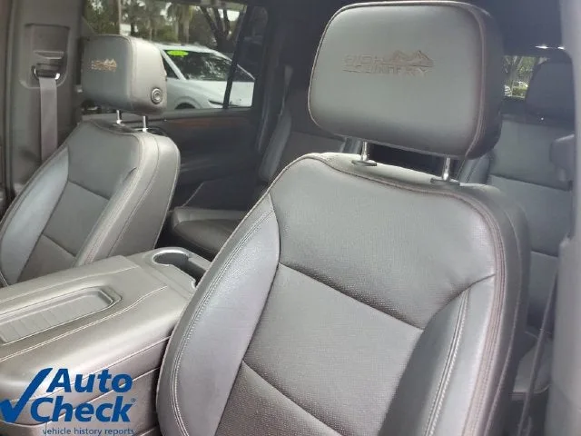 2023 Chevrolet Suburban High Country photo 21