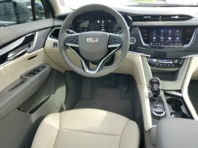 2025 Cadillac XT6 Premium Luxury photo 18