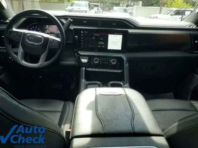 2024 GMC Sierra 2500 HD Denali photo 15