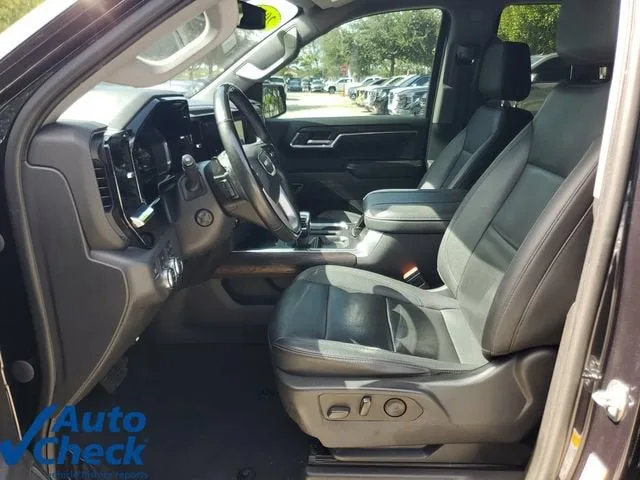 2023 GMC Sierra 1500 SLT photo 17