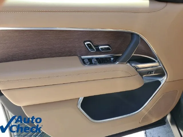2025 Land Rover Range Rover P530 SE photo 22